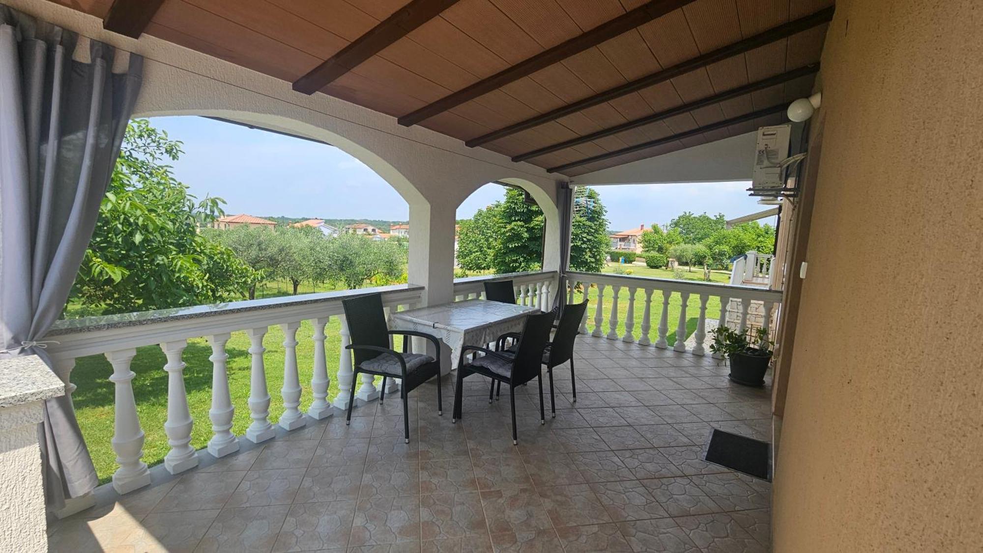 Apartment Danica Valtura